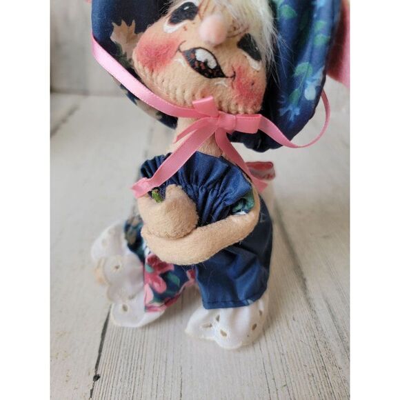 Vintage 1992 Annalee rabbit flower Bonnet Victorian bunny - Picture 3 of 8